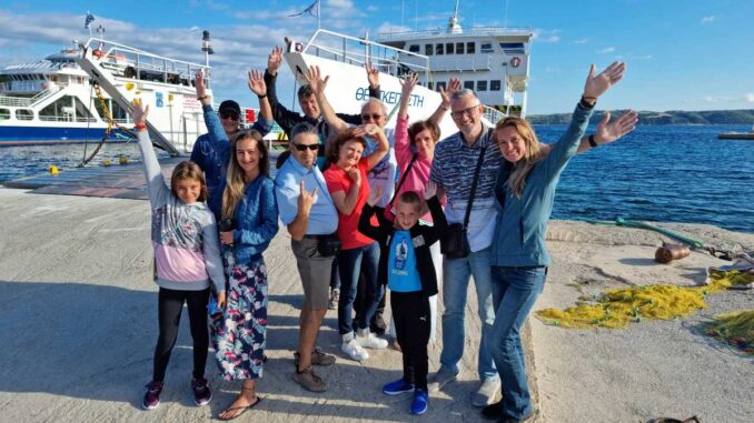 Echipa TRAVEL PRO & friends, în Ammouliani, Grecia. FOTO: Asociația TRAVEL PRO