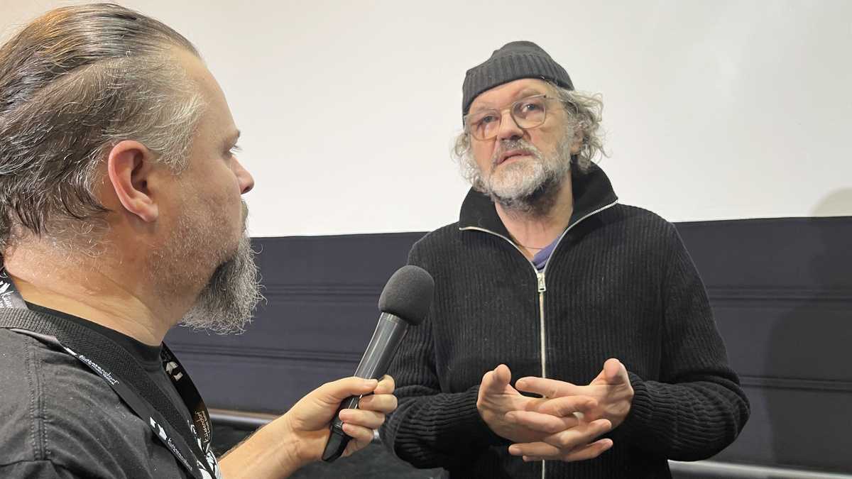 Echipa TRAVEL PRO în interviu cu Emir Kusturica, Küstendorf festival, Mokra Gora, Serbia. FOTO: Asociația TRAVEL PRO