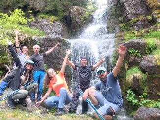 Reprezentant TRAVEL PRO în grupul de montaniarzi, la Cascada Arbinje, Serbia. FOTO: Asociația TRAVEL PRO