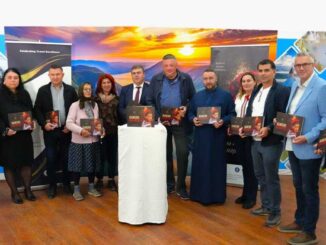Participanți ai evenimentului de final al proiectului „Oamenii Eșelniței – Memoria Vie a Comunității”. FOTO: Ovidiu Oprea, Asociația TRAVEL PRO